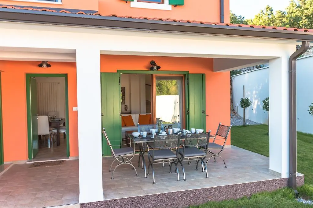 Apartments Athos Rabac